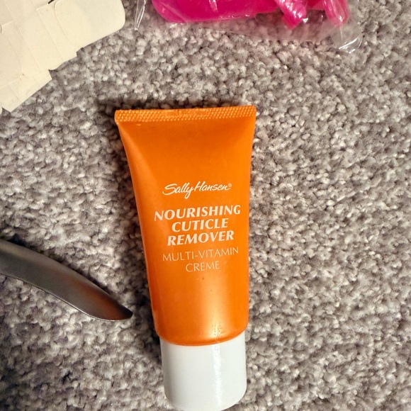 Nail Care Bundle, Polish edge guards, cuticle remover, acrylic nail tip cutter - Picture 4 of 8